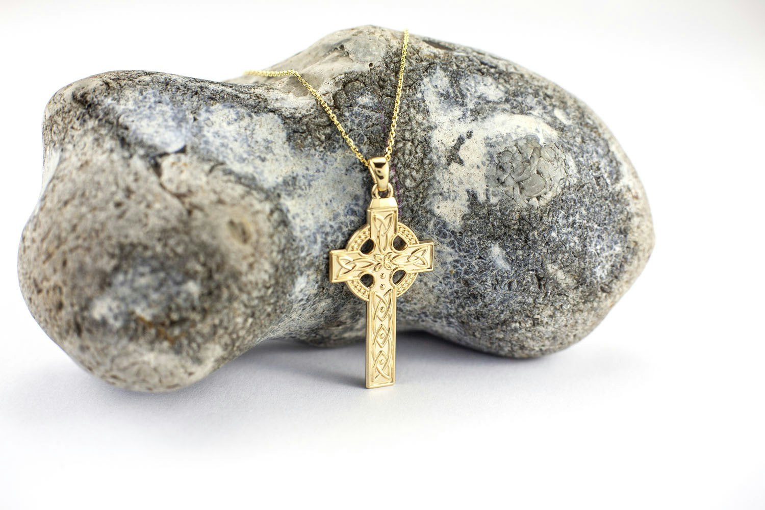 Details about   14k Yellow Gold Celtic Cross Charm Pendant 1.5" 4.1 grams 
